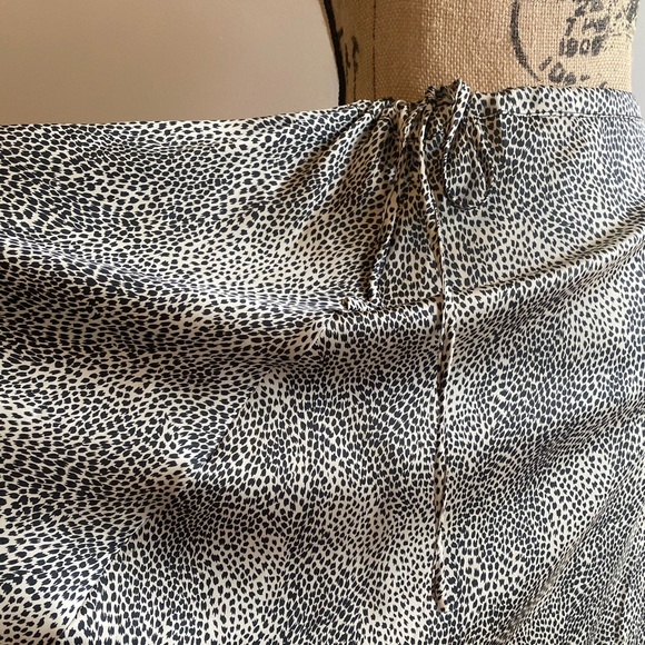 Satin maxi skirt - Picture 3 of 6